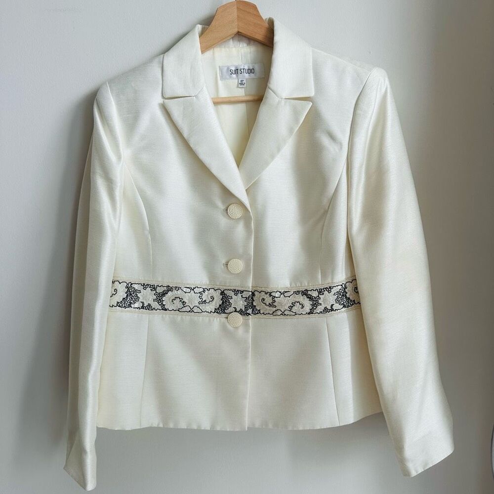 Vintage Suit Studio Cream Satin Blazer Beaded Size 8P Elegant Formalwear
